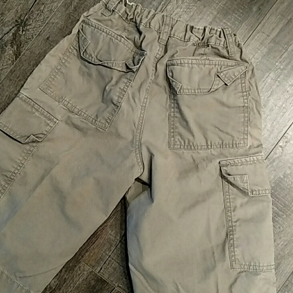 Shorts - Picture 2 of 4